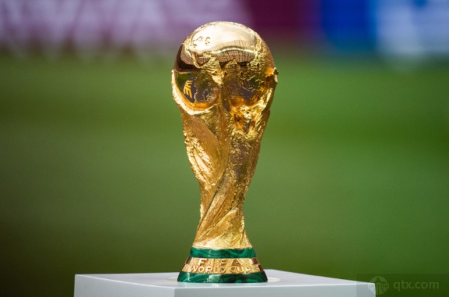 一边是信奉 一边是信奉