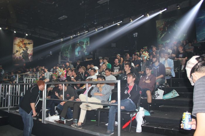 工与挥棒启 工与挥棒启