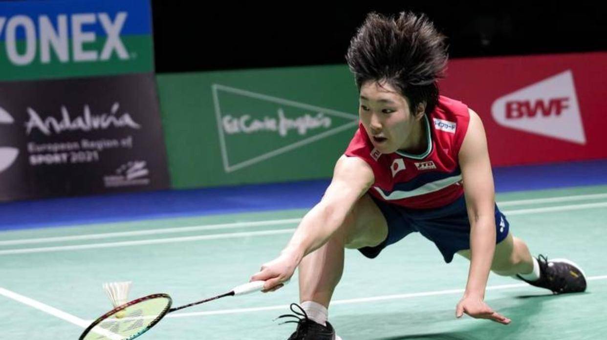 低平球抢点 低平球抢点