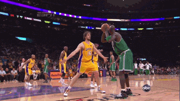 左脚贴地斩 左脚贴地斩